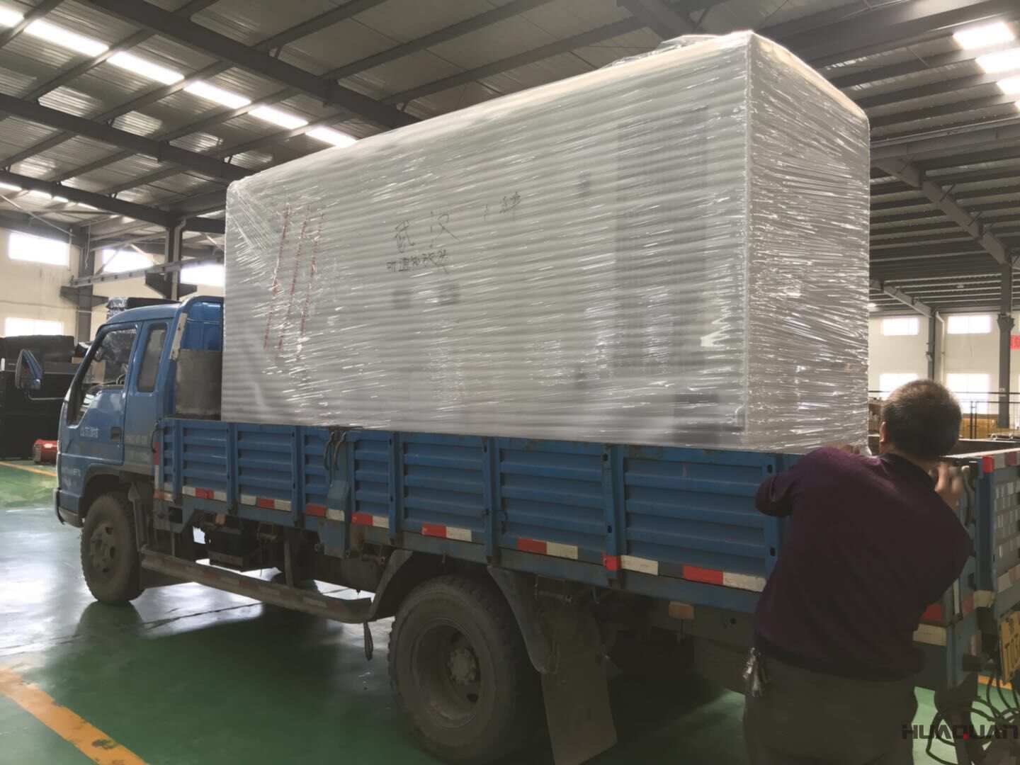 發貨了！9月8日一臺100kw靜音箱型柴油發電機組已發往廣東