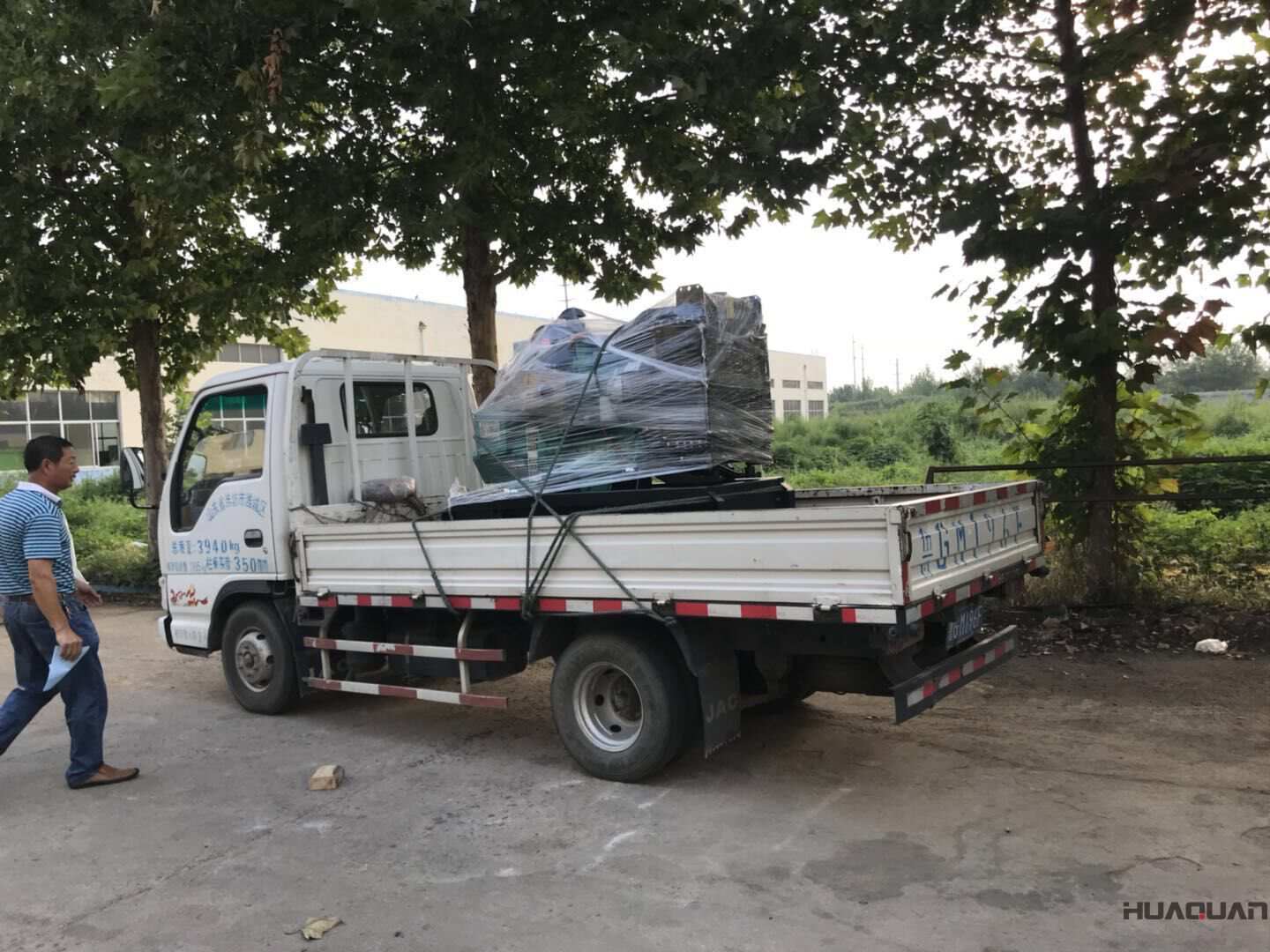 9月11日一臺30kw標配型柴油發電機組發往廣東