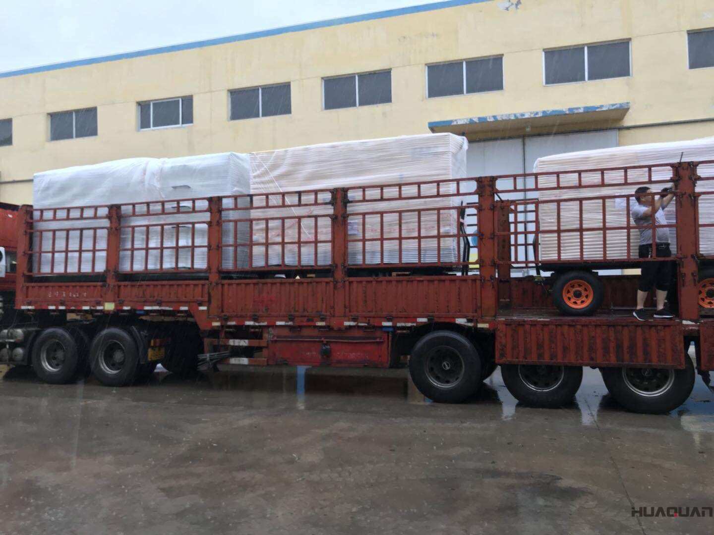 110kw和75kw兩臺移動(dòng)拖車（含棚）型柴油發(fā)電機(jī)組于9月20日發(fā)往北京