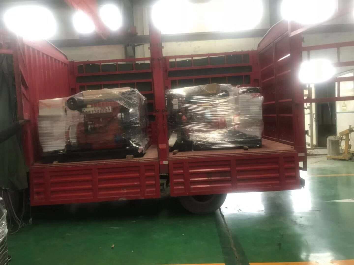 廣東王先生從華全動力采購的一臺30kw標配柴油發(fā)電機組已于12月5日成功發(fā)往目的地