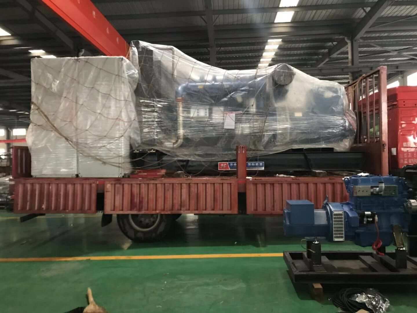 12月5日，崔先生從華全動(dòng)力采購的一臺800kw立柜自啟動(dòng)柴油發(fā)電機(jī)組以及順利發(fā)往山東省