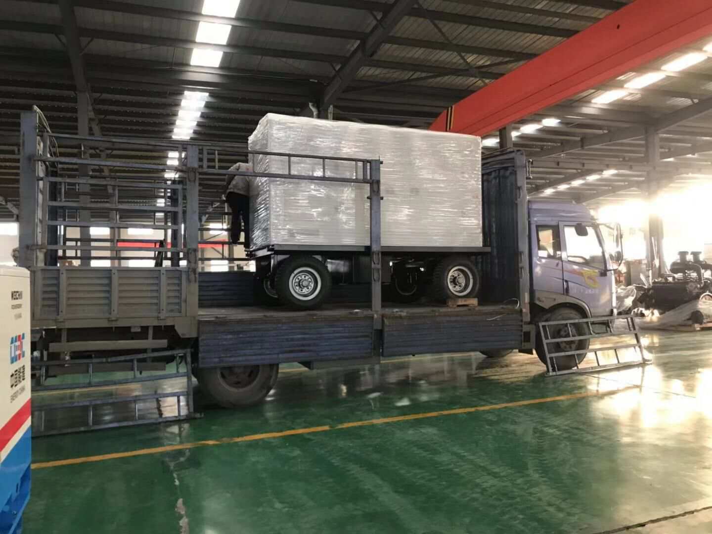 1月11日，耿先生從華全動(dòng)力采購(gòu)的400kw靜音式防雨棚柴油發(fā)電機(jī)組現(xiàn)已成功發(fā)往河北省