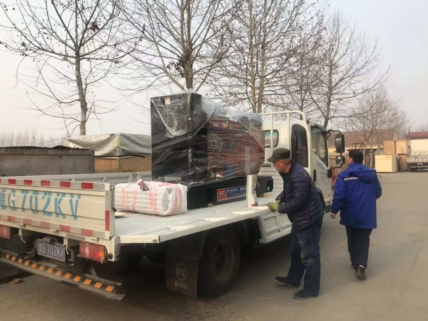 華全動(dòng)力一臺(tái)60kw底座油箱立柜自啟動(dòng)柴油發(fā)電機(jī)組于1月16日成功發(fā)往山東省